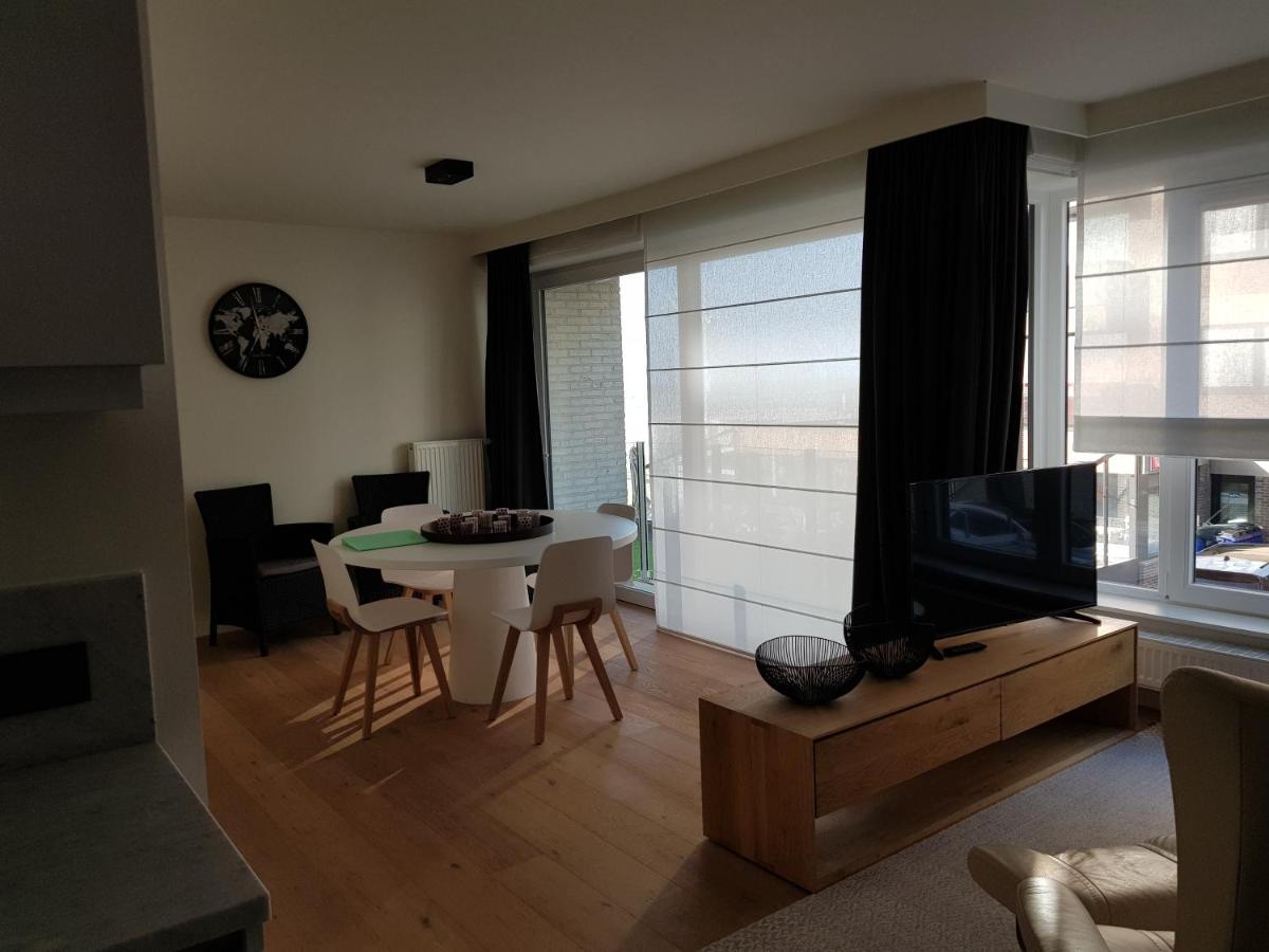 Koksijde Zeedijk La Digue 102 Appartement Met Garage - Lateraal Zeezicht Exteriér fotografie