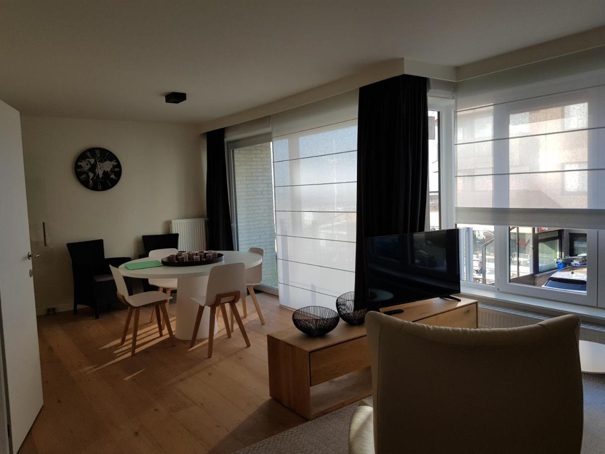 Koksijde Zeedijk La Digue 102 Appartement Met Garage - Lateraal Zeezicht Exteriér fotografie